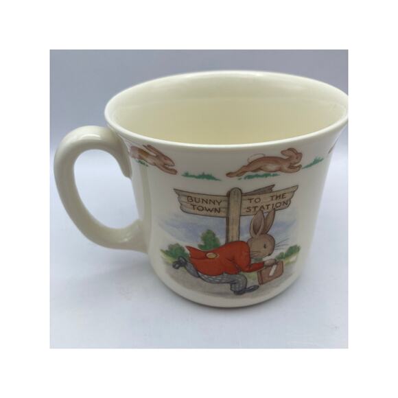 ROYAL DOULTONS England Bunnykins Plate 8" and Tea Cup 3.5"L x 3" Tall  1984 - Picture 9 of 14